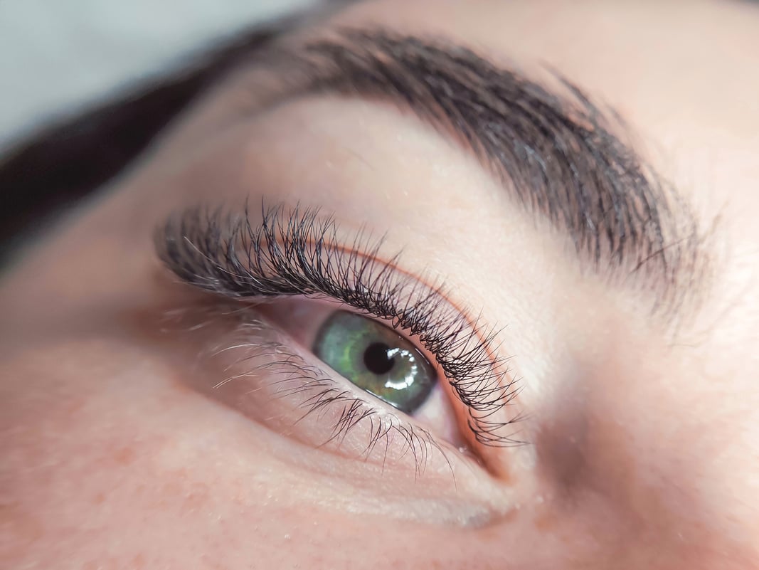 Lash Extensions with Green Eyes 